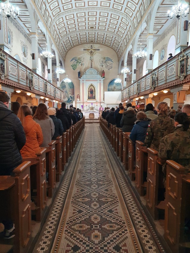  Relikwie bł. Karola - spotkanie z uczniami ZSO i ZSZiO w Nidzicy 