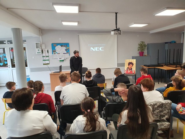  Relikwie bł. Karola - spotkanie z uczniami SOSW w Nidzicy 