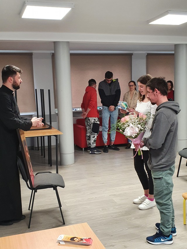  Relikwie bł. Karola - spotkanie z uczniami SOSW w Nidzicy 