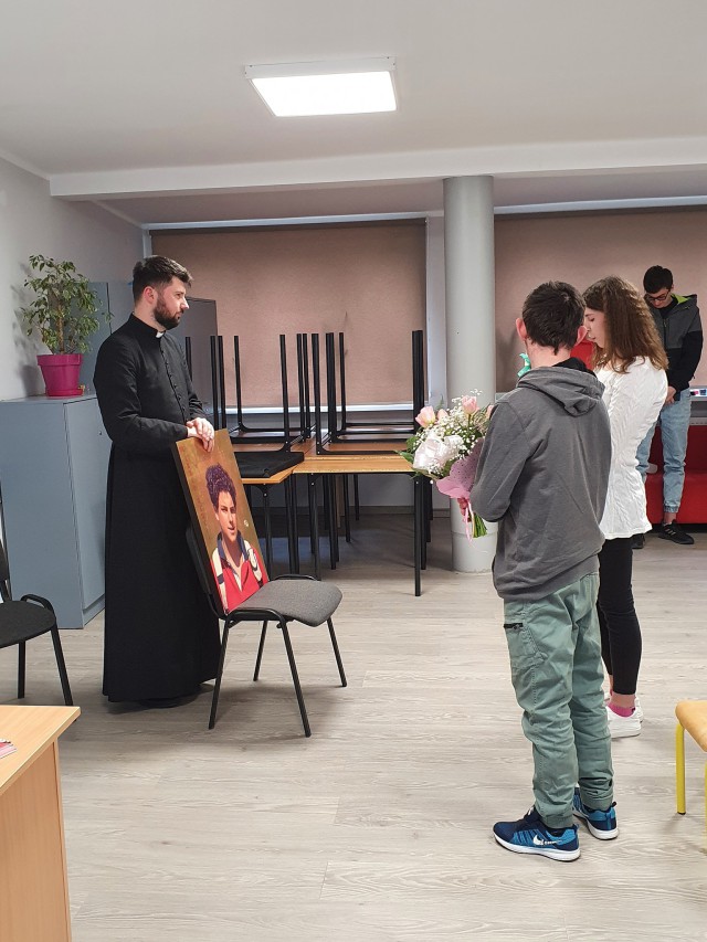  Relikwie bł. Karola - spotkanie z uczniami SOSW w Nidzicy 