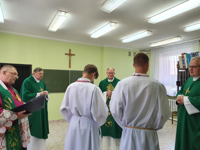  Liturgiczne objęcie Parafii przez nowego Proboszcza ks. Piotra Srogę 