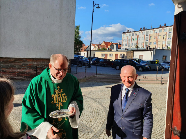  Liturgiczne objęcie Parafii przez nowego Proboszcza ks. Piotra Srogę 