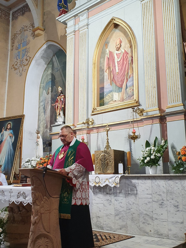  Liturgiczne objęcie Parafii przez nowego Proboszcza ks. Piotra Srogę 