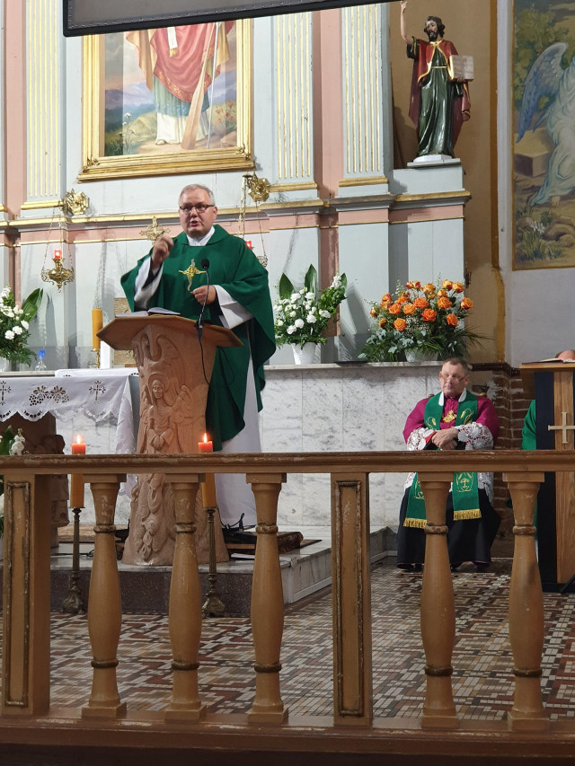  Liturgiczne objęcie Parafii przez nowego Proboszcza ks. Piotra Srogę 