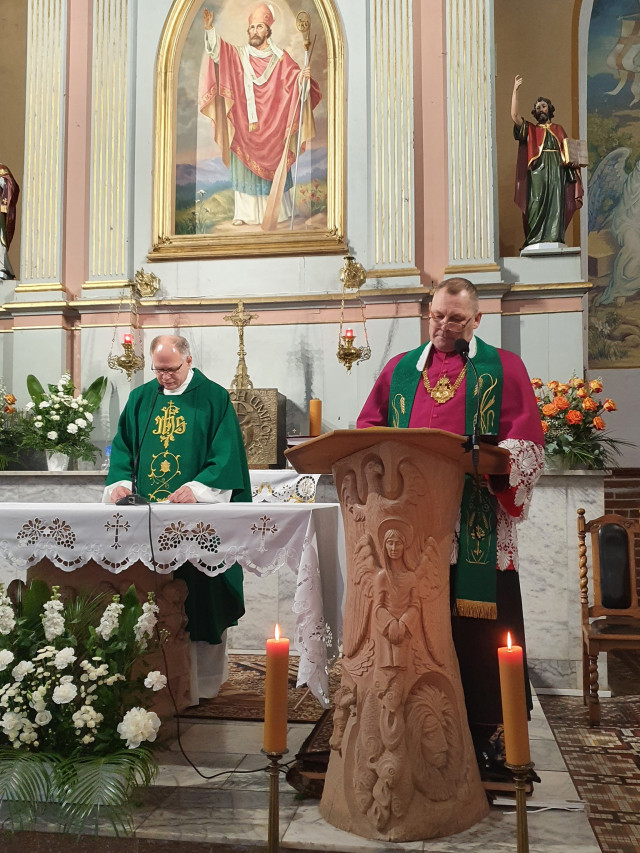  Liturgiczne objęcie Parafii przez nowego Proboszcza ks. Piotra Srogę 