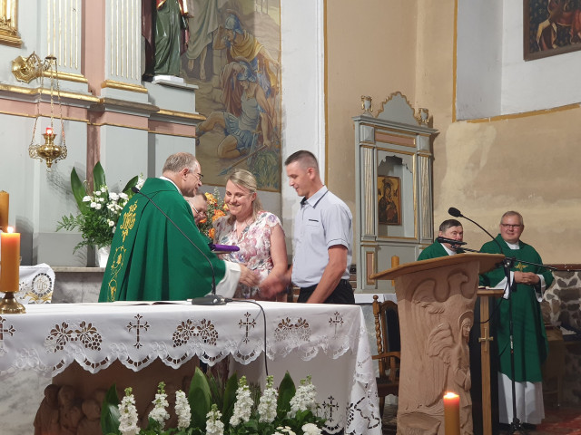  Liturgiczne objęcie Parafii przez nowego Proboszcza ks. Piotra Srogę 