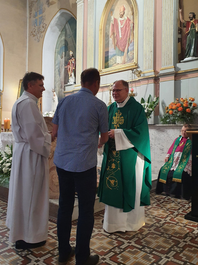  Liturgiczne objęcie Parafii przez nowego Proboszcza ks. Piotra Srogę 