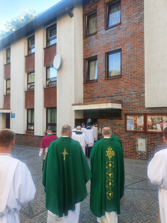  Liturgiczne objęcie Parafii przez nowego Proboszcza ks. Piotra Srogę 