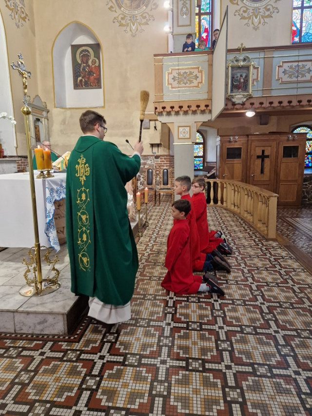  Błogosławieństwo nowych członków Służby Liturgicznej 