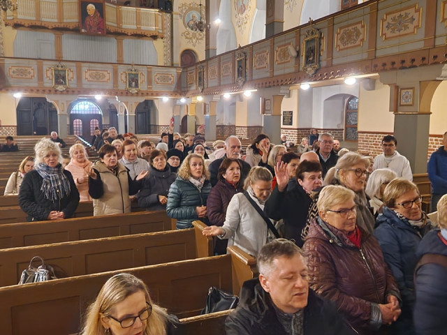  Czuwanie modlitewne przed Najświętszym Sakramentem 
