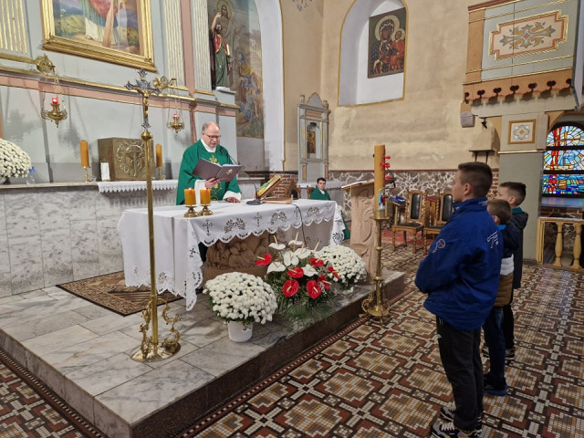  Błogosławieństwo nowych kandydatów na ministrantów 