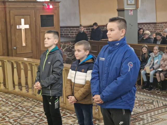  Błogosławieństwo nowych kandydatów na ministrantów 