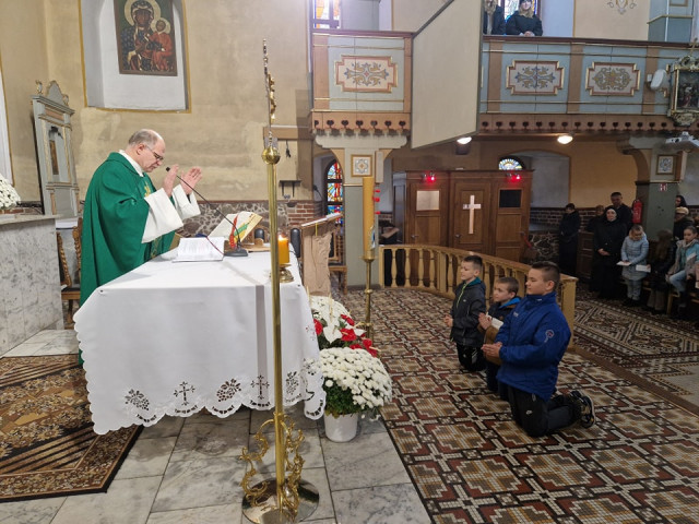 Błogosławieństwo nowych kandydatów na ministrantów 