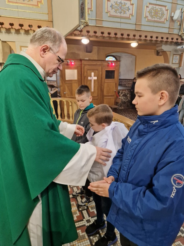  Błogosławieństwo nowych kandydatów na ministrantów 