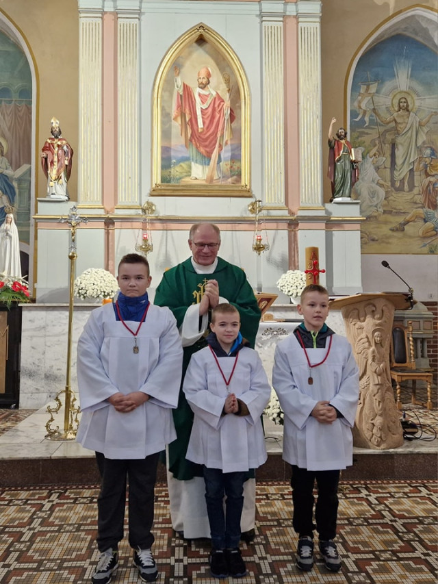  Błogosławieństwo nowych kandydatów na ministrantów 