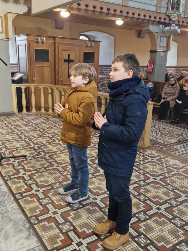 Błogosławieństwo nowych kandydatów na ministrantów 