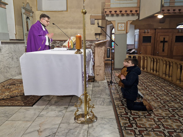  Błogosławieństwo nowych kandydatów na ministrantów 