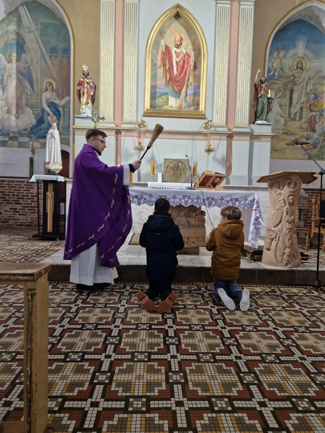  Błogosławieństwo nowych kandydatów na ministrantów 