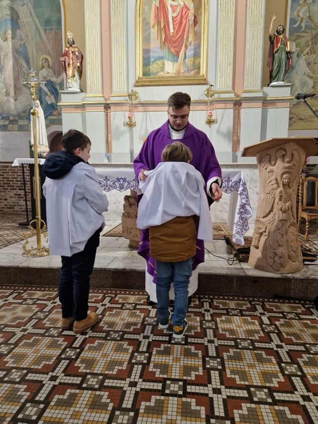  Błogosławieństwo nowych kandydatów na ministrantów 
