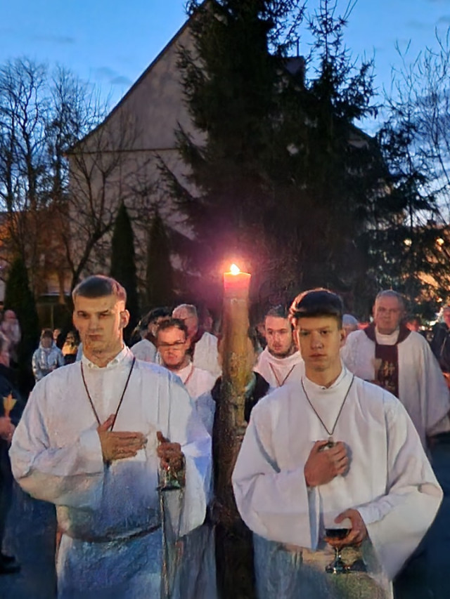  Wigilia Paschalna w Wielką Noc 