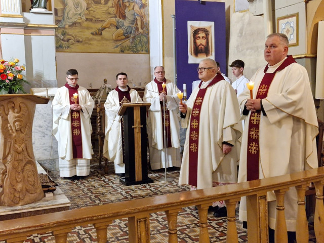  Wigilia Paschalna w Wielką Noc 