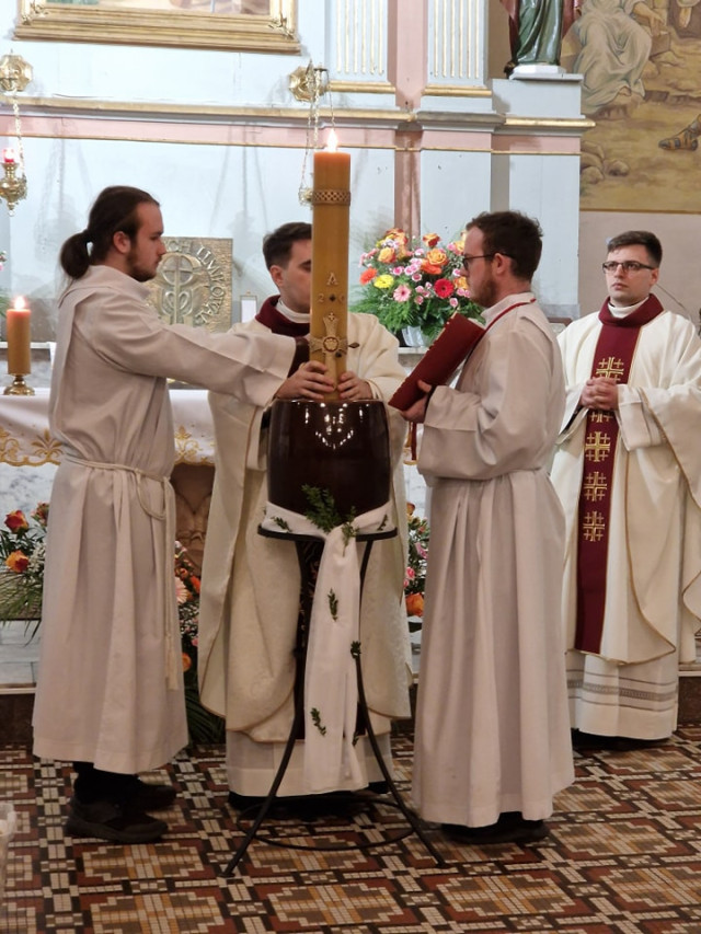  Wigilia Paschalna w Wielką Noc 