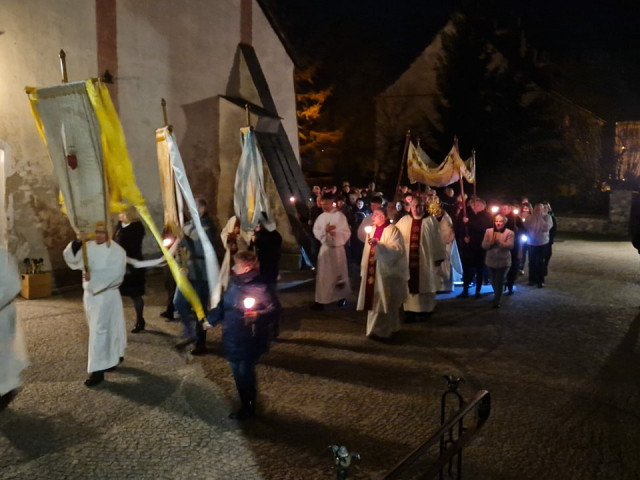  Wigilia Paschalna w Wielką Noc 