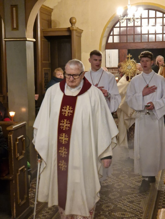  Wigilia Paschalna w Wielką Noc 
