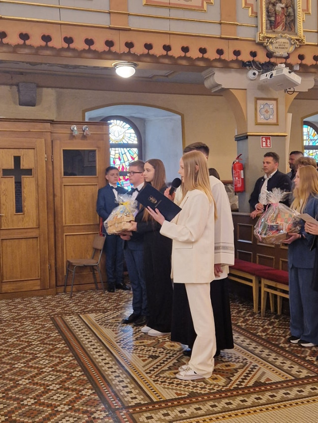  Bierzmowanie młodzieży 