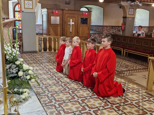  Błogosławieństwo nowych młodszych ministrantów 