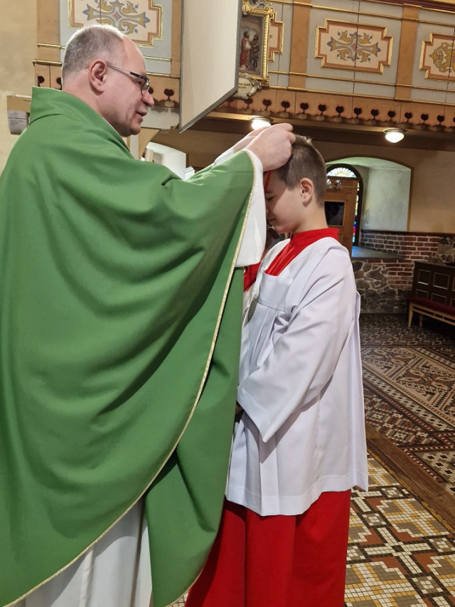  Błogosławieństwo nowych młodszych ministrantów 
