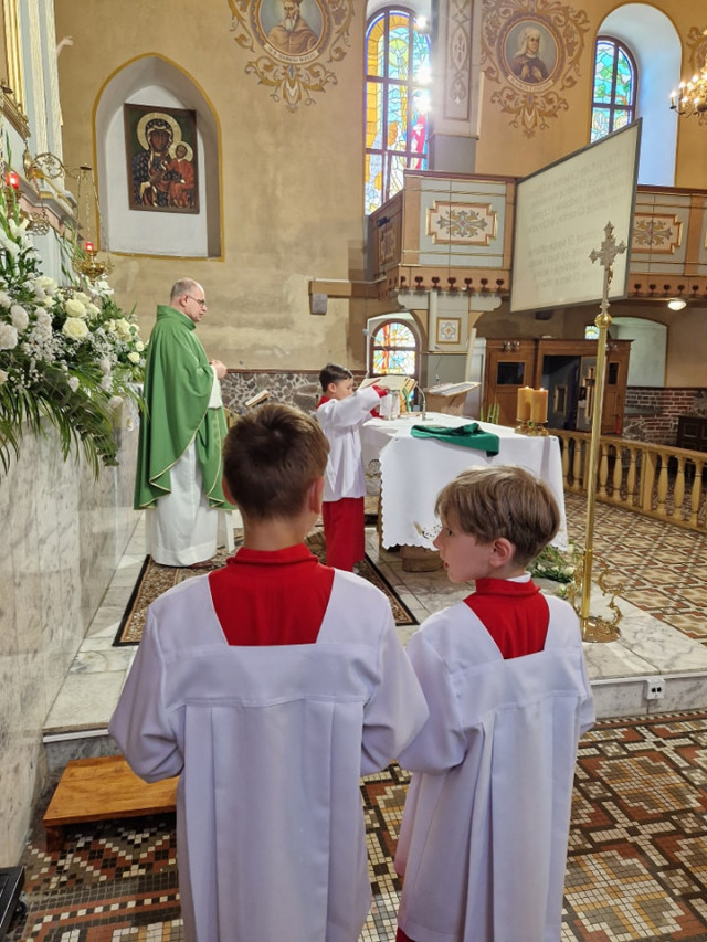  Błogosławieństwo nowych młodszych ministrantów 