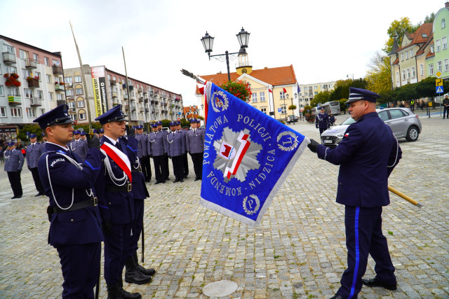  Nadanie sztandaru Komendzie Powiatowej Policji w Nidzicy 