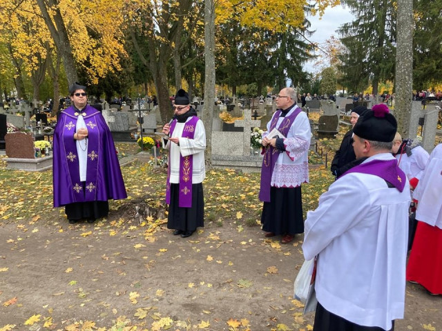  Procesja za zmarłych na nidzickim cmentarzu 