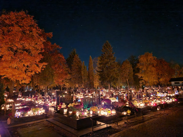 Nidzicki cmentarz nocą 