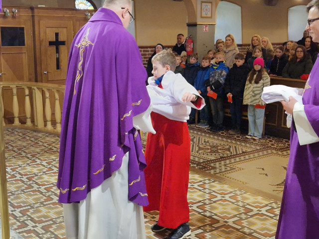  Błogosławieństwo młodszych ministrantów 