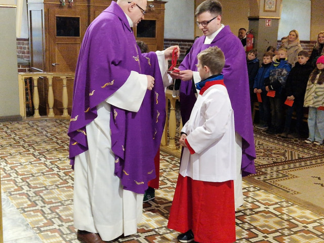  Błogosławieństwo młodszych ministrantów 