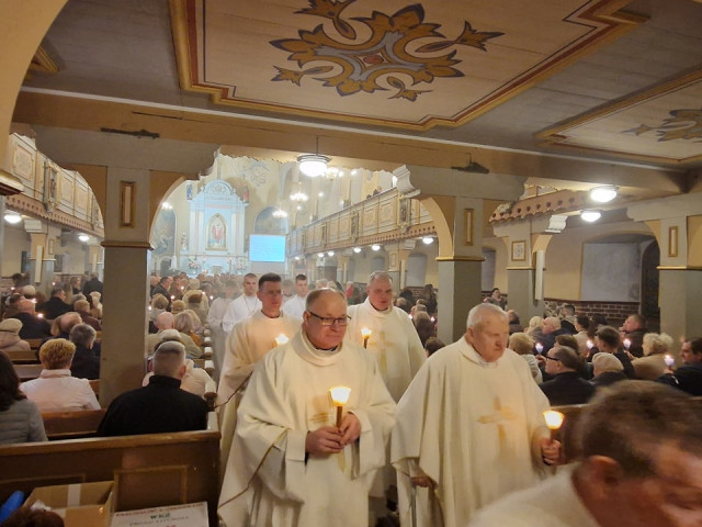  Wigilia Paschalna w Wielką Noc 