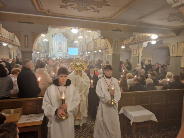  Wigilia Paschalna w Wielką Noc 