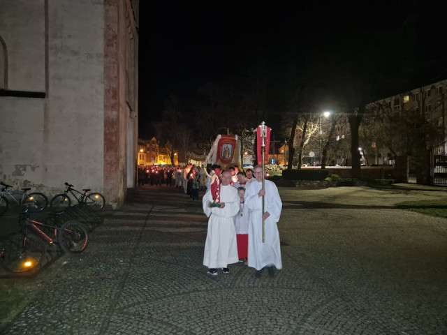  Wigilia Paschalna w Wielką Noc 