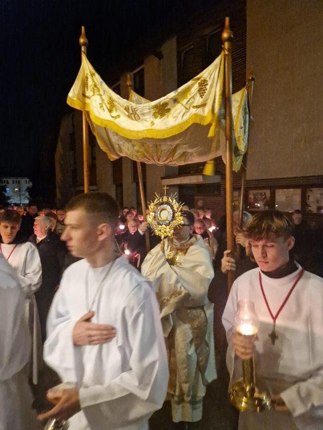 Wigilia Paschalna w Wielką Noc 