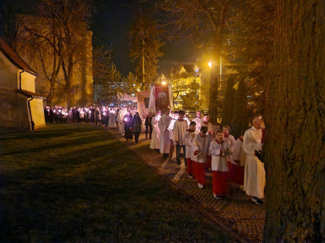  Wigilia Paschalna w Wielką Noc 