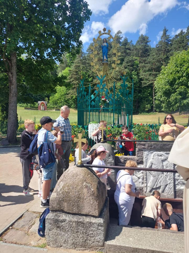  Pierwsza Komunia Święta - pielgrzymka do Gietrzwałdu 