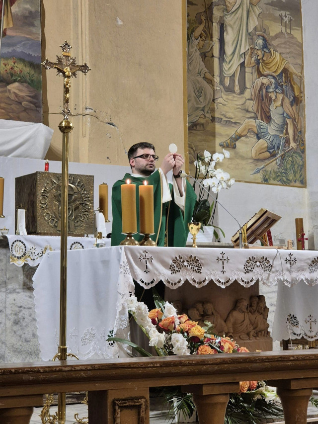  Błogosławieństwo uczniów oraz ich przyborów szkolnych 