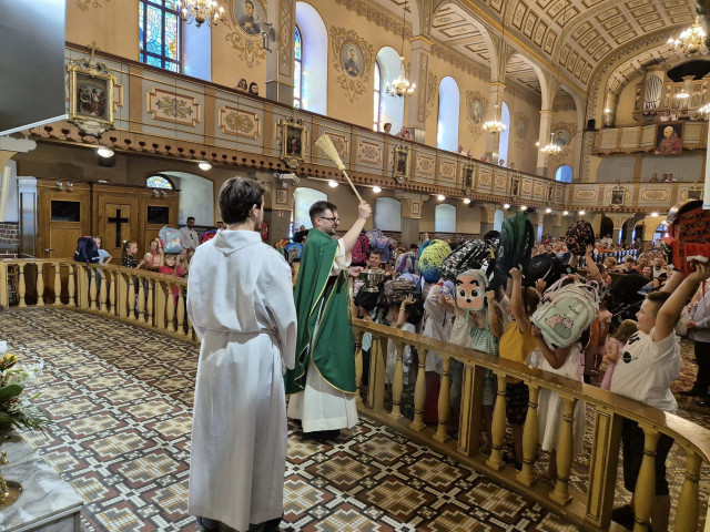 Eucharystia z błogosławieństwem uczniów oraz ich przyborów szkolnych