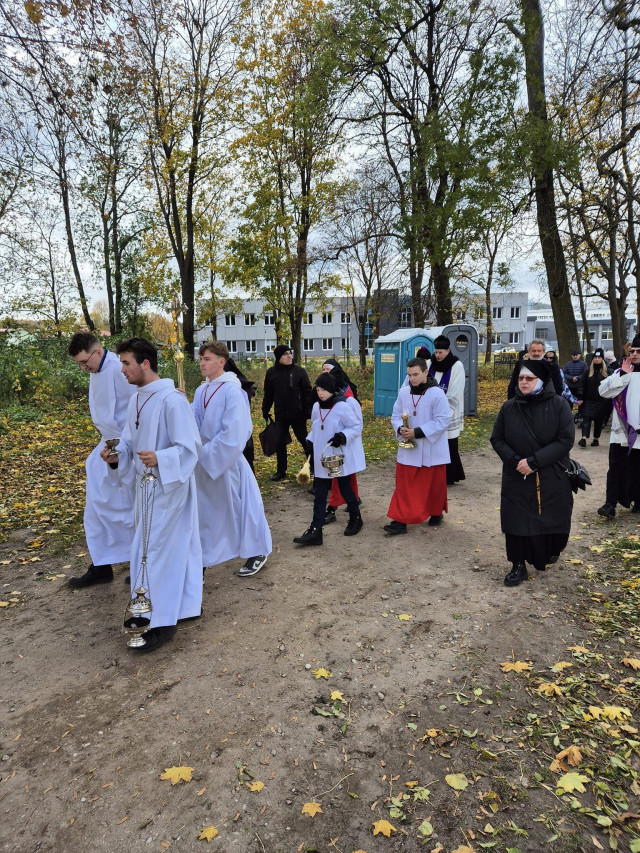  Procesja za zmarłych na nidzickim cmentarzu 
