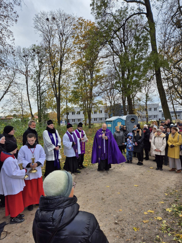  Procesja za zmarłych na nidzickim cmentarzu 