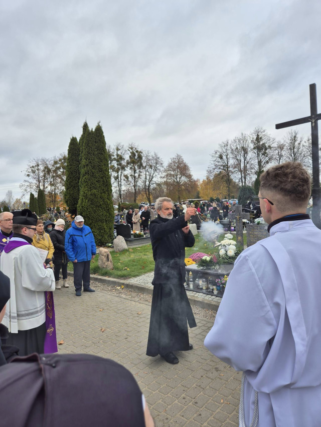  Procesja za zmarłych na nidzickim cmentarzu 