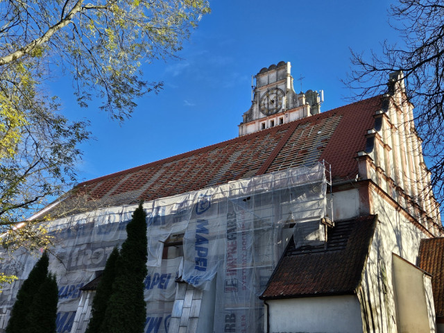 Remont dachu nawy głównej kościoła
