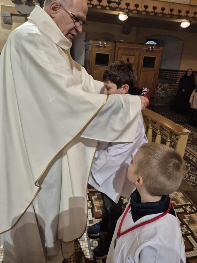  Błogosławieństwo nowych kandydatów na ministrantów / fot. xMP 